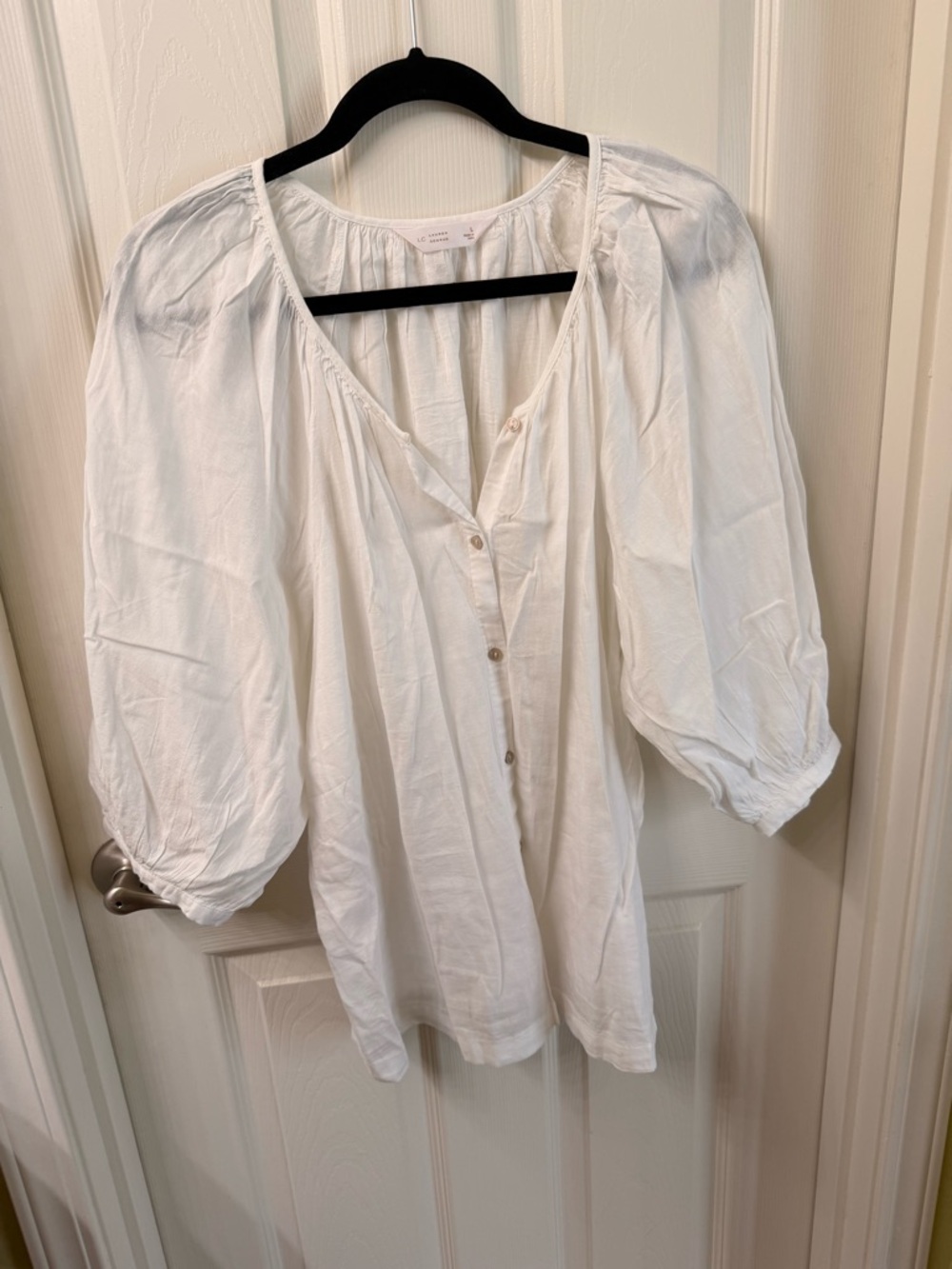 NWOT LC Lauren Conrad White Peasant Blouse with Button Front Large